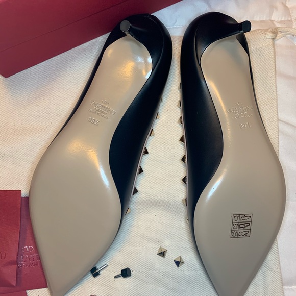 Sold Valentino Black Rockstud Trim 50mm pumps - Picture 2 of 5